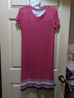 New York & Company Red Patterned Short Sleeve Midi Dress with Border Hem